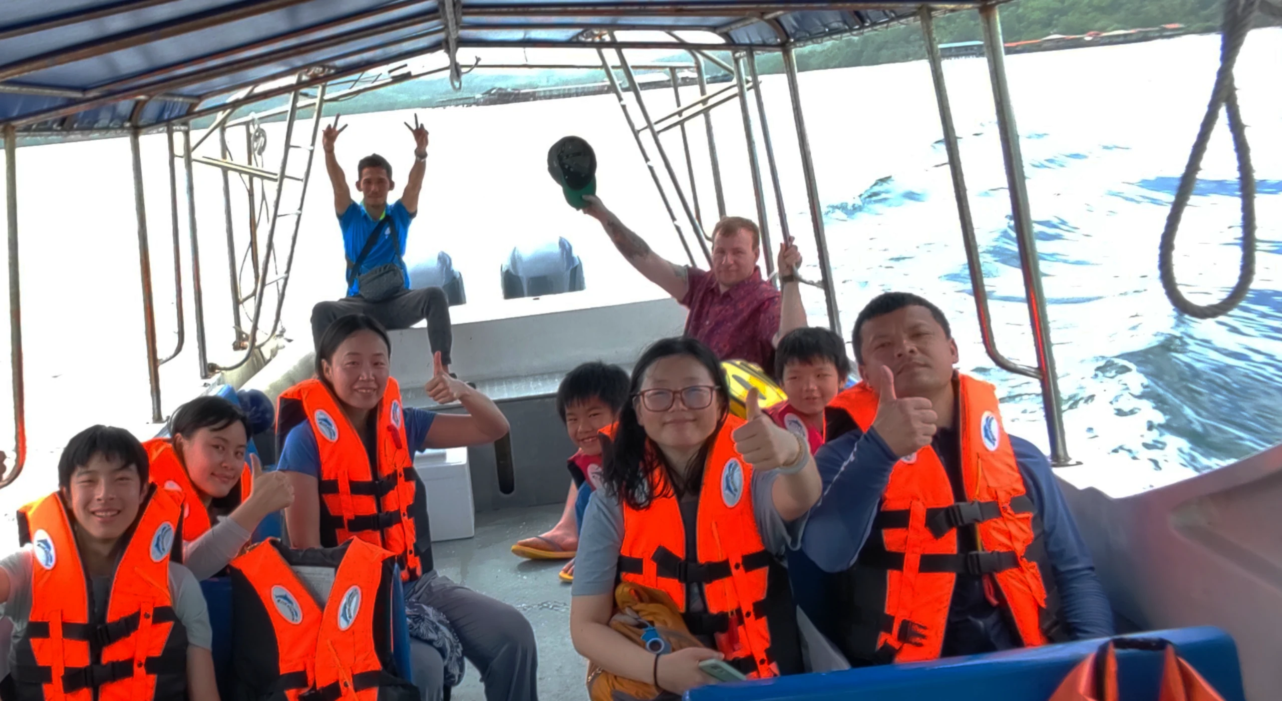 Island trip Boat Happy Guest