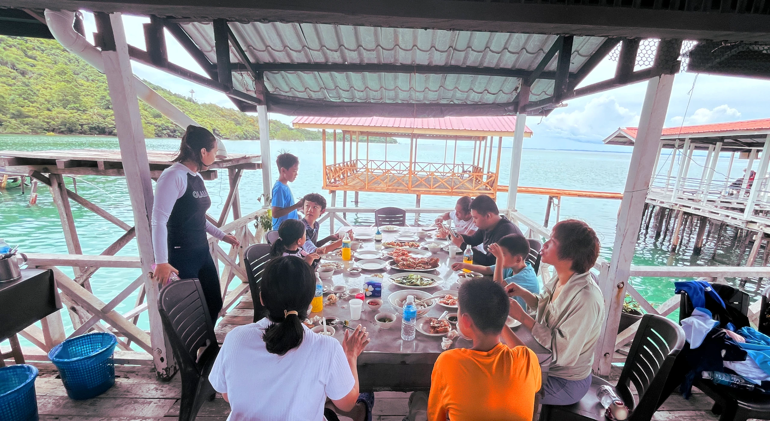 Island trip seefood lunch