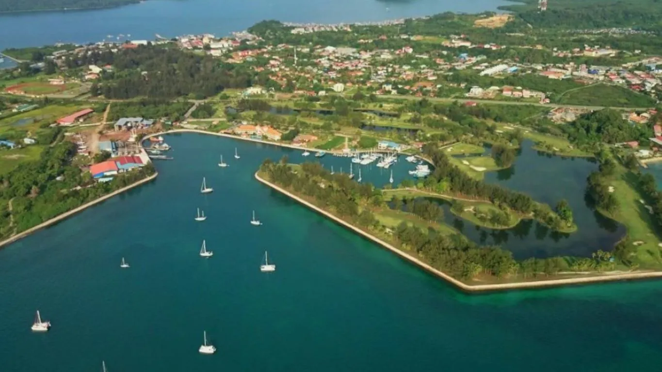 Eagle Bay Retrat Kudat Ocean Shore Golfing