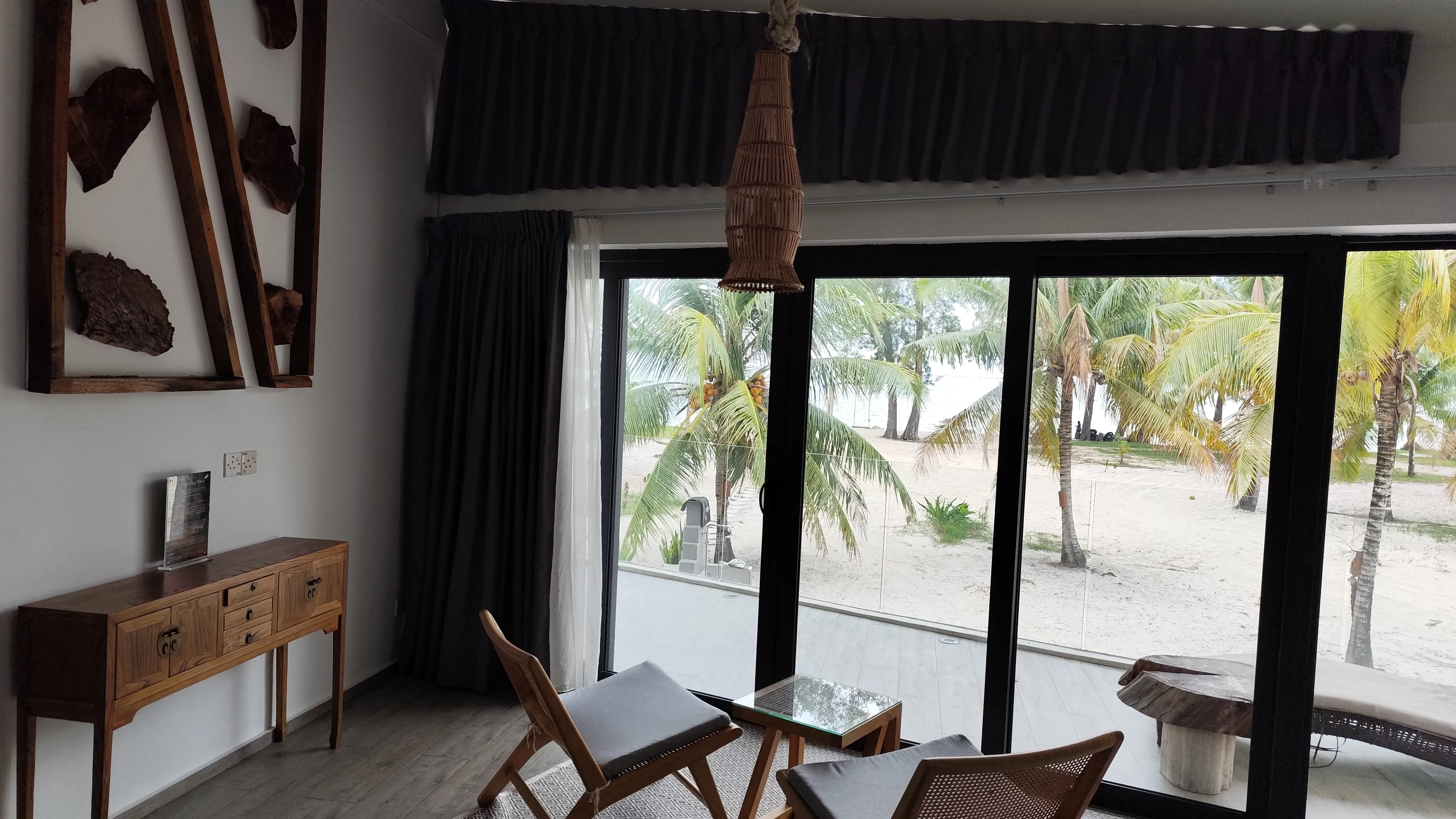 Eagle Bay Retreat Grand Villa Room Beach View