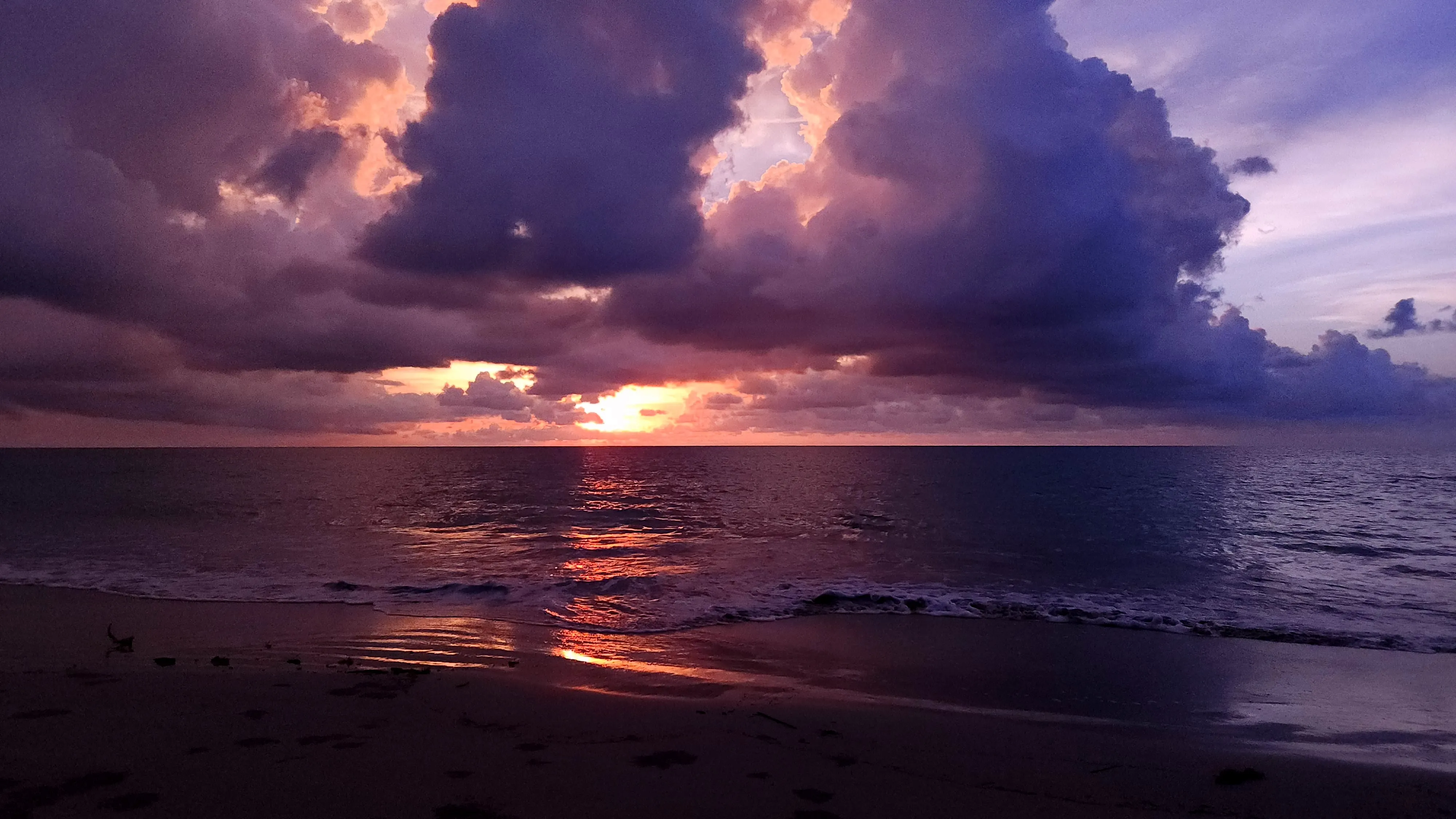 Eagle Bay Retreat Sabah Sunset Romance